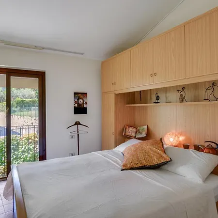 Cozy And Quiet On The Hills Of Lenno! Free Parking Nearby Lenno
